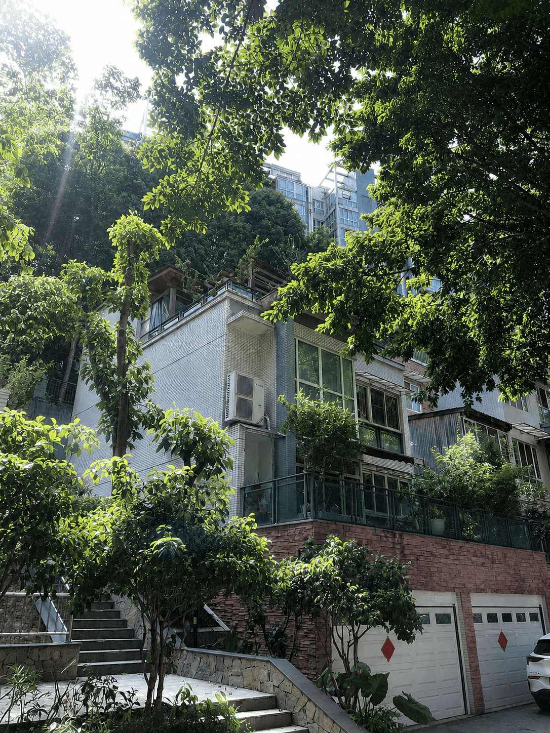 青浦岛居岁月从容升级：小小岛老别墅加装蒂升悦行款电梯